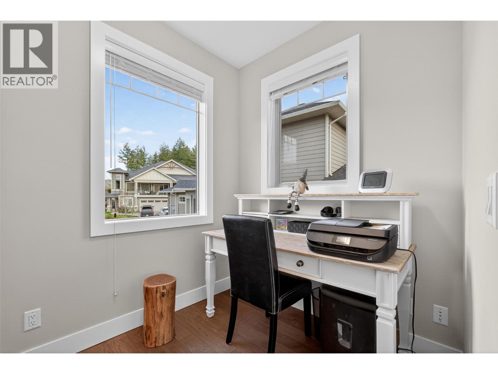 #17 875 Stockley Street - 21