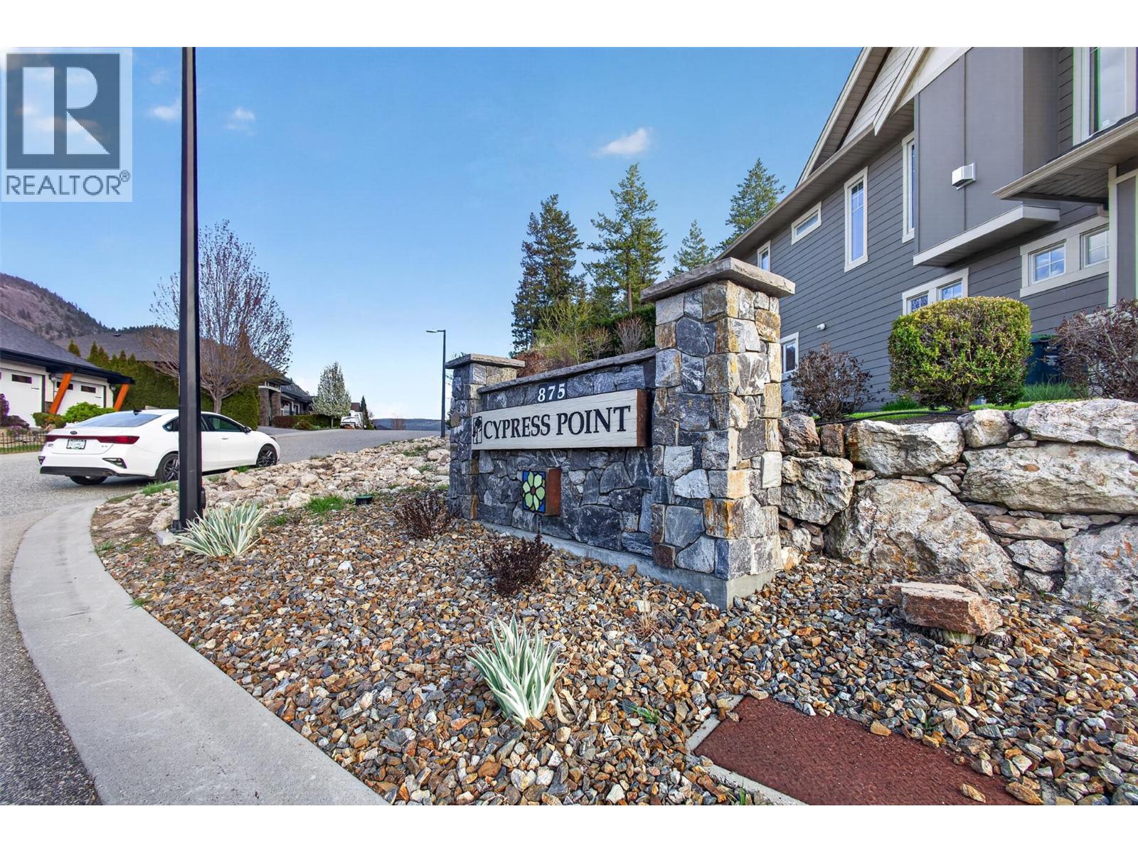 #17 875 Stockley Street - 33