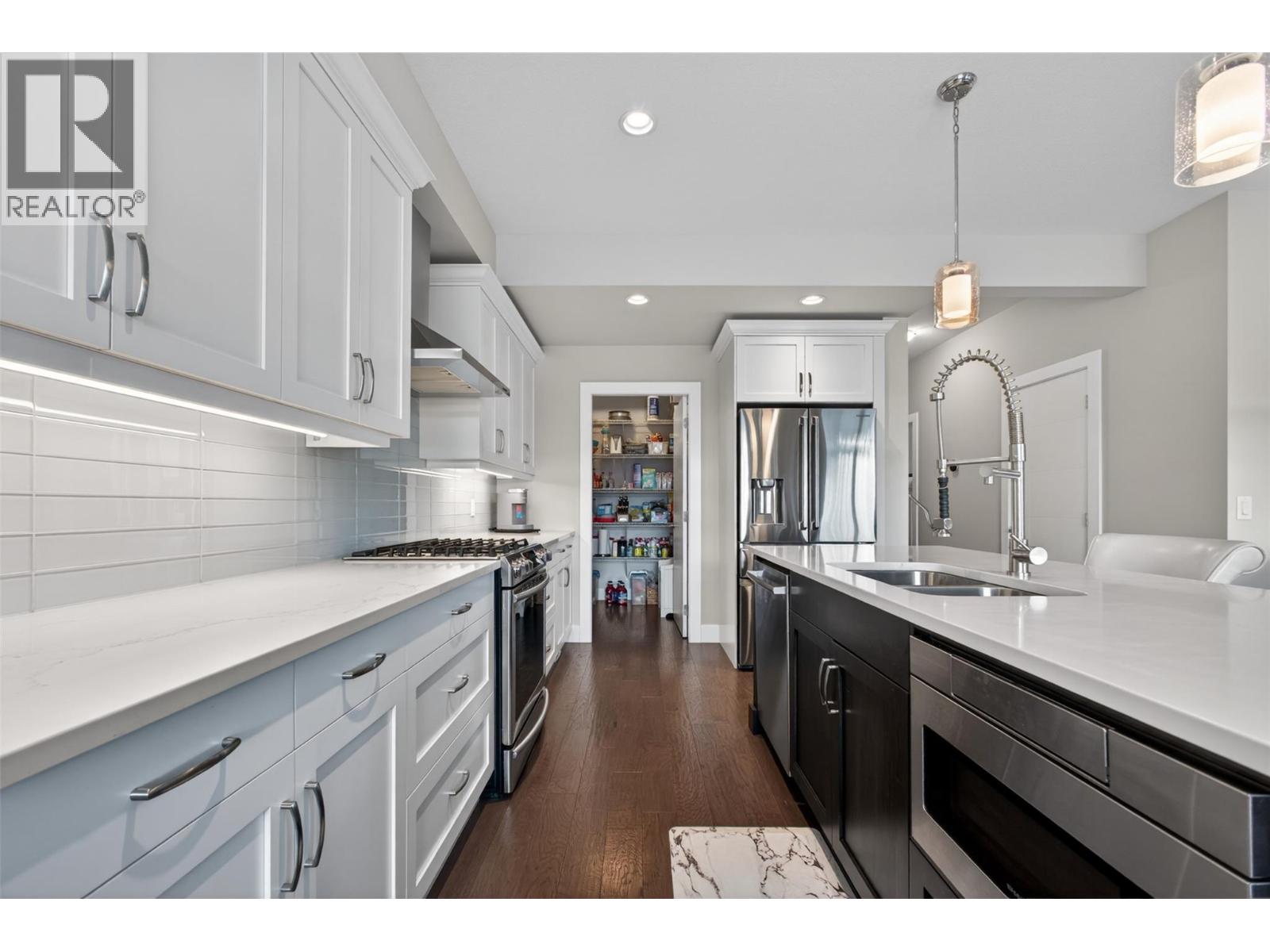 #17 875 Stockley Street - 7