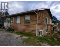 454 Highway 12, Lillooet, BC V0K1V0 Photo 32