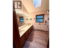 250 South Bank Dr, Salt Spring, BC V8K1M7 Photo 34