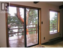 Living room - 250 South Bank Dr, Salt Spring, BC V8K1M7 Photo 14