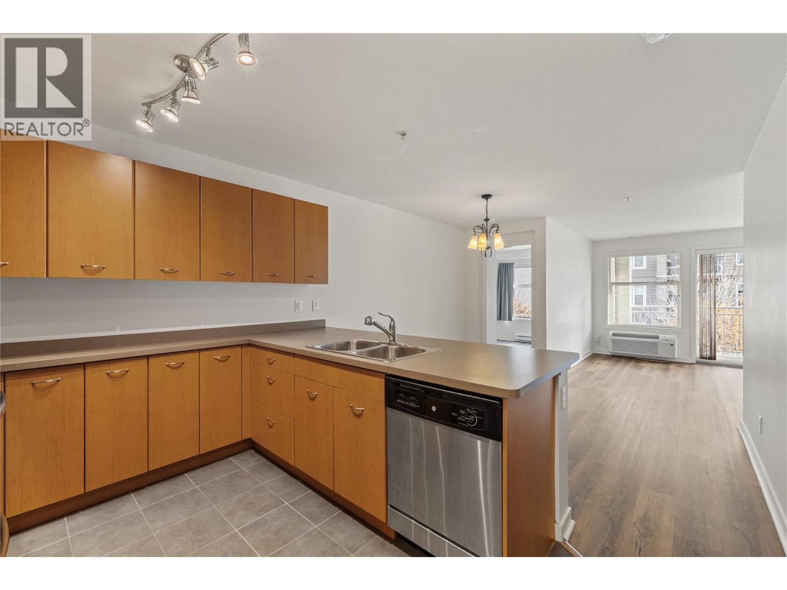 #212 539 Yates Road - 16