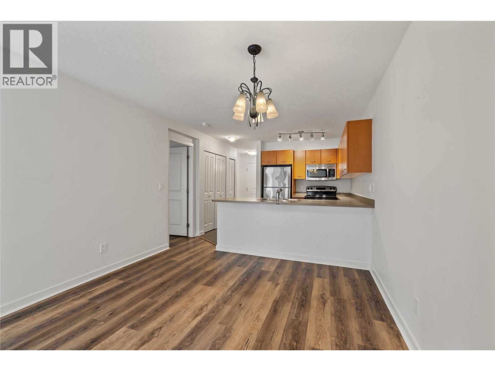 #212 539 Yates Road - 8