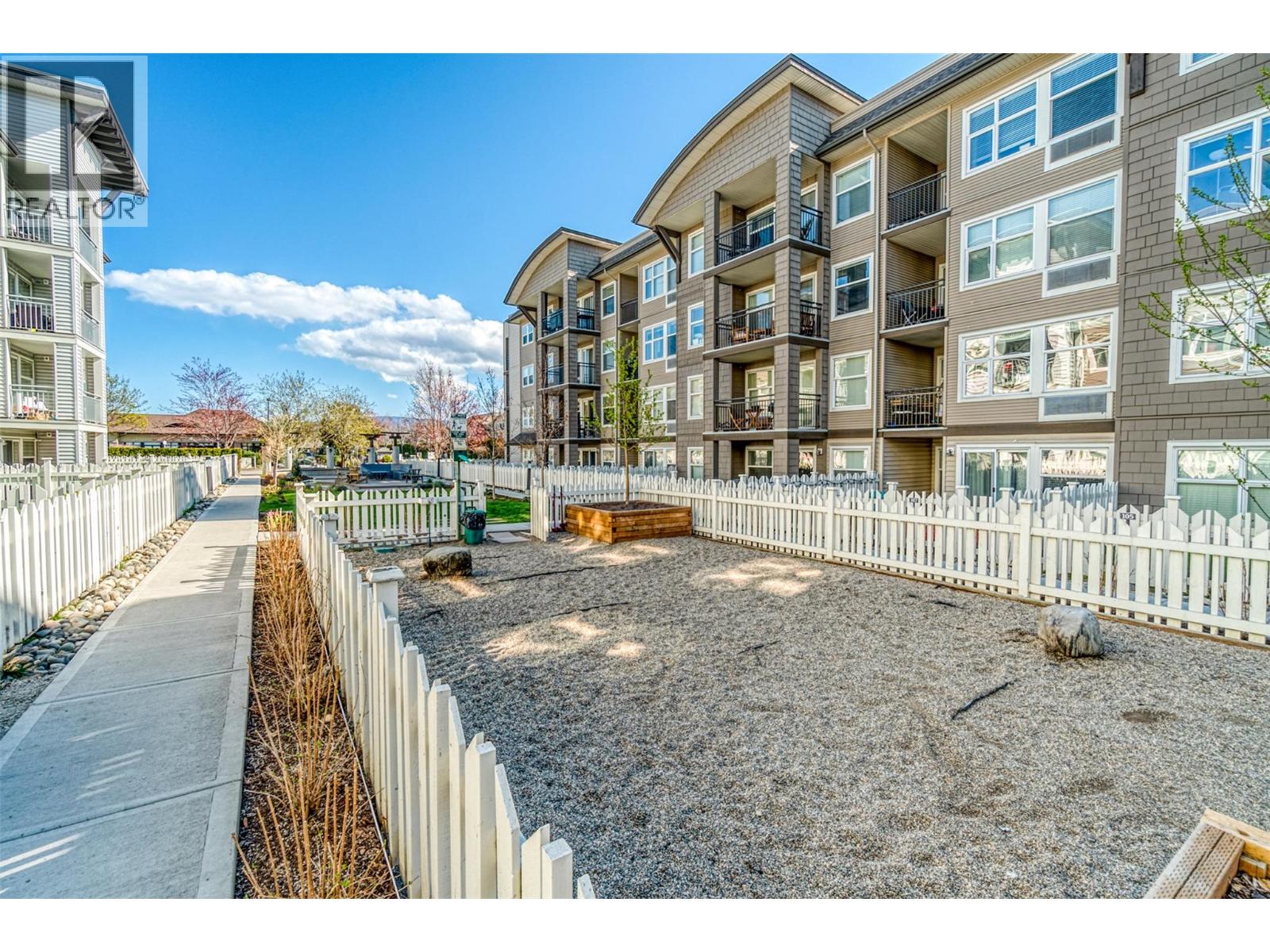 #212 539 Yates Road - 40
