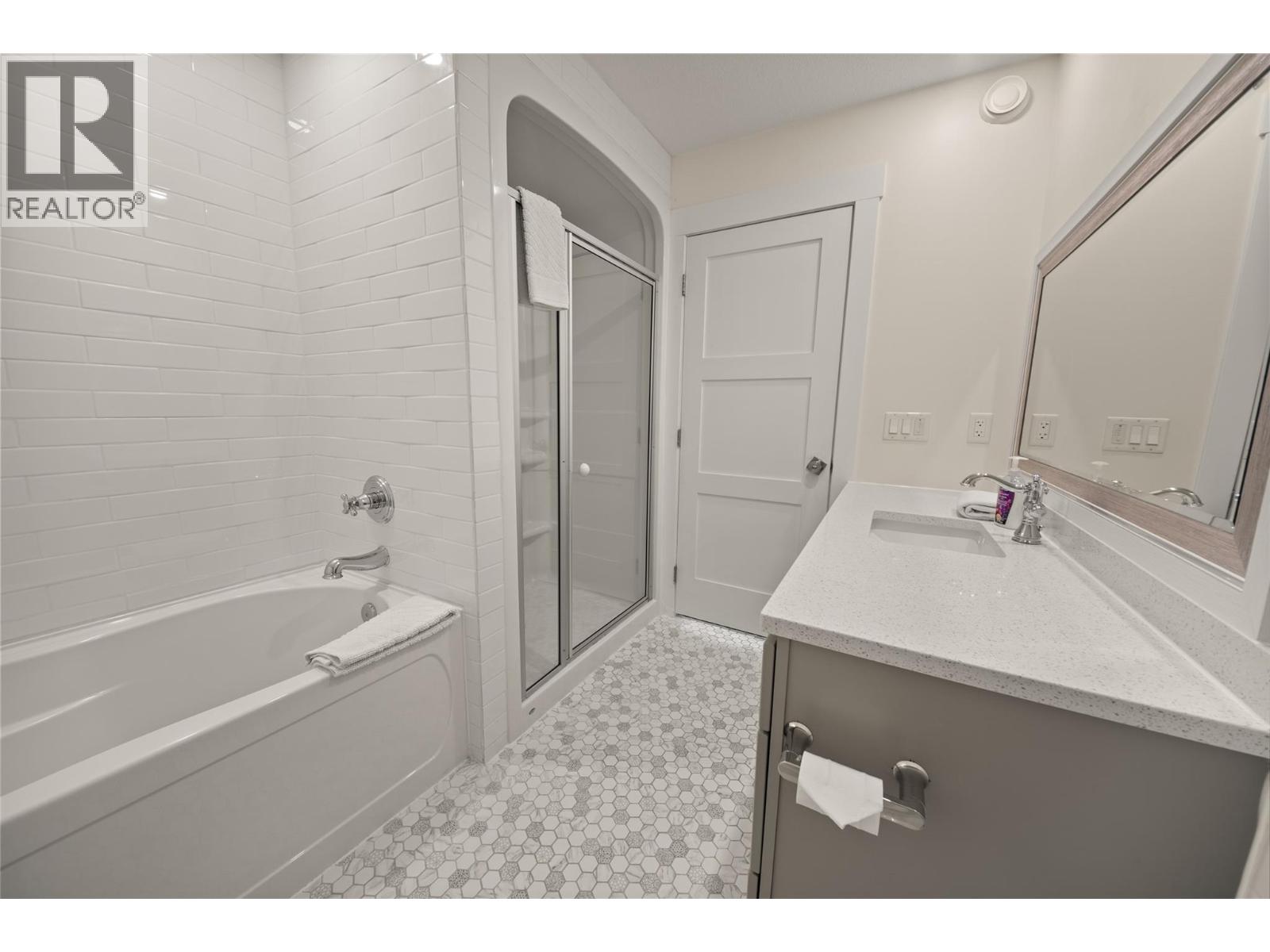 4867 ST JOSEPH Street - Image 38