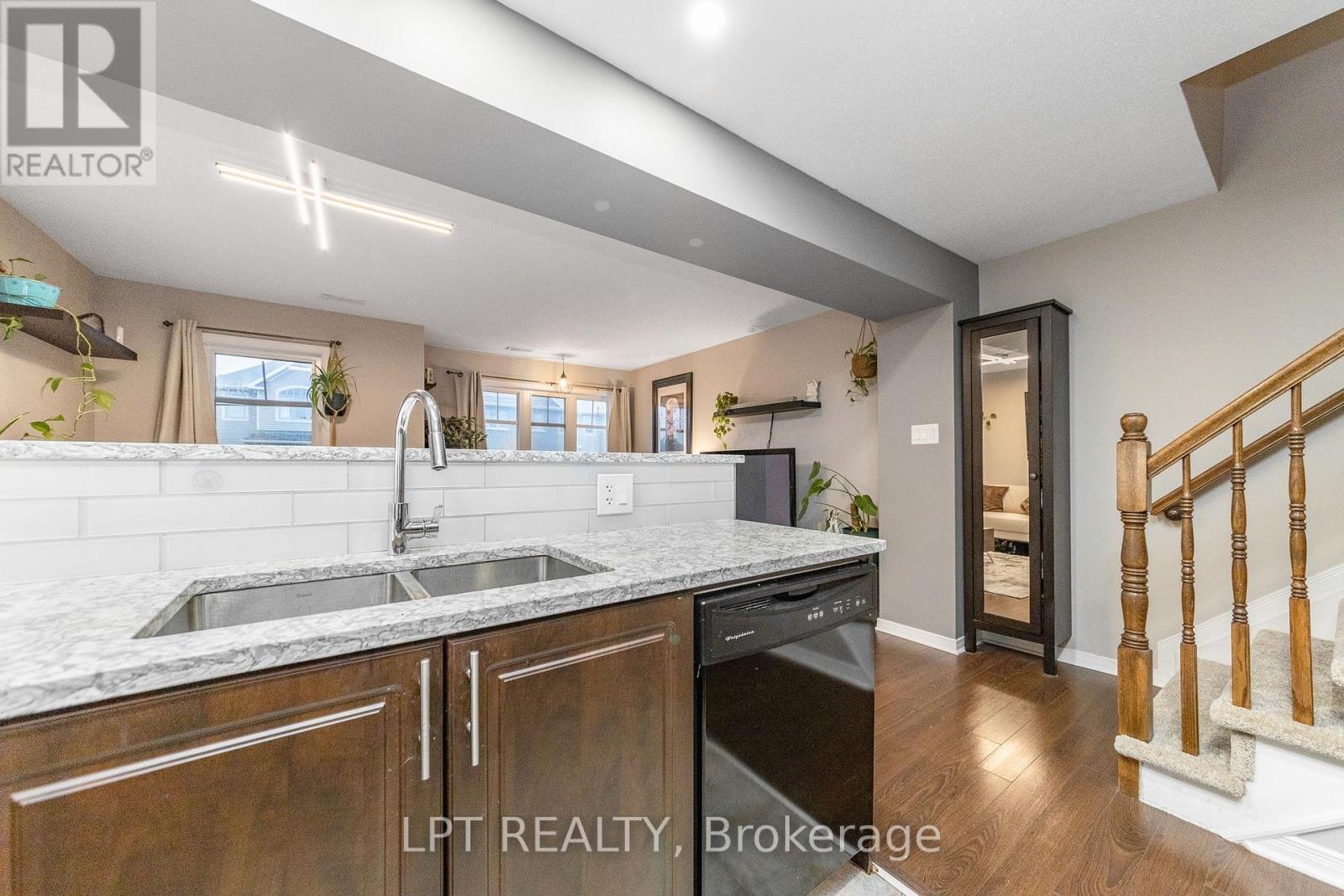 House for Rent in Ottawa – 7 – 102 WINDSWEPT PRIVATE, Ottawa – By Peter Sagos - Image 12