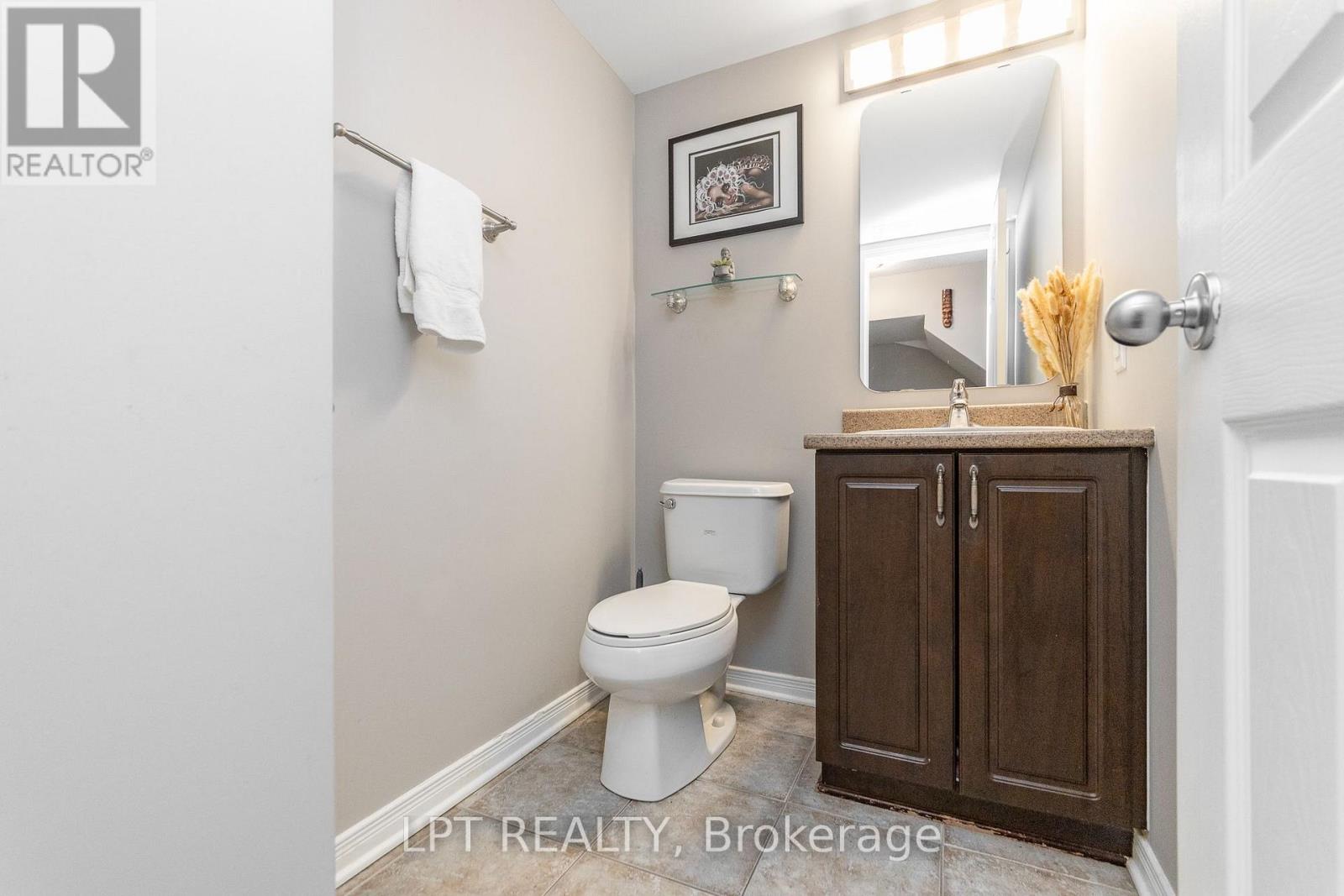 House for Rent in Ottawa – 7 – 102 WINDSWEPT PRIVATE, Ottawa – By Peter Sagos - Image 19