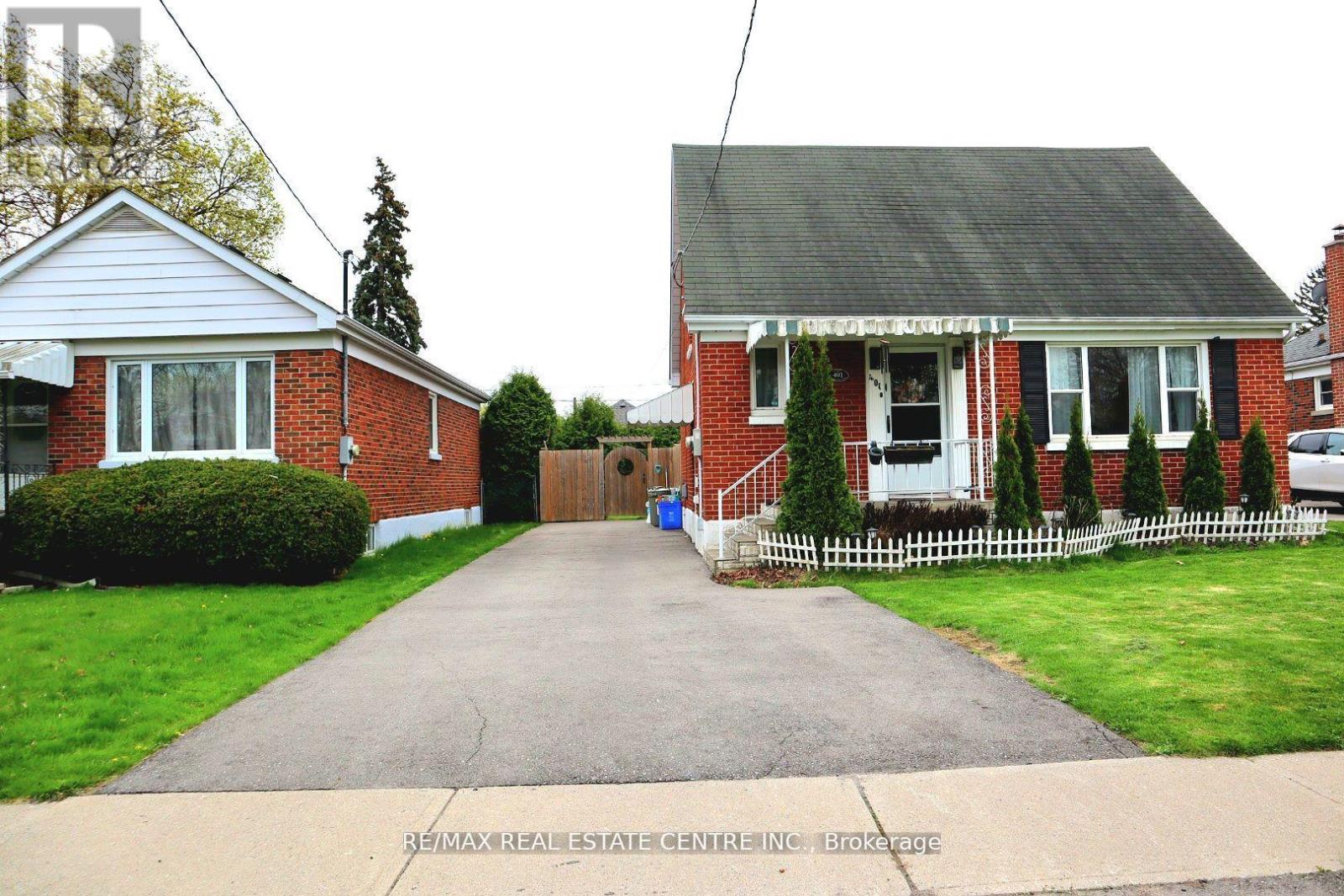 401 ELGIN ST STREET E - 1