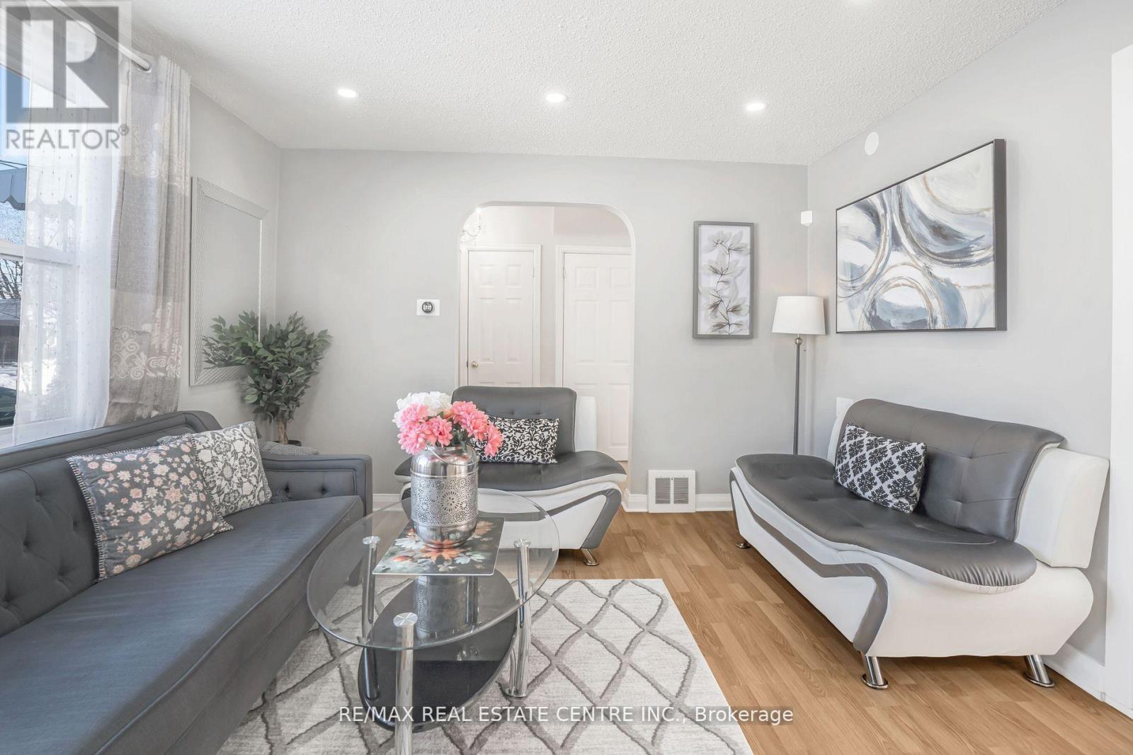 401 ELGIN ST STREET E - 10
