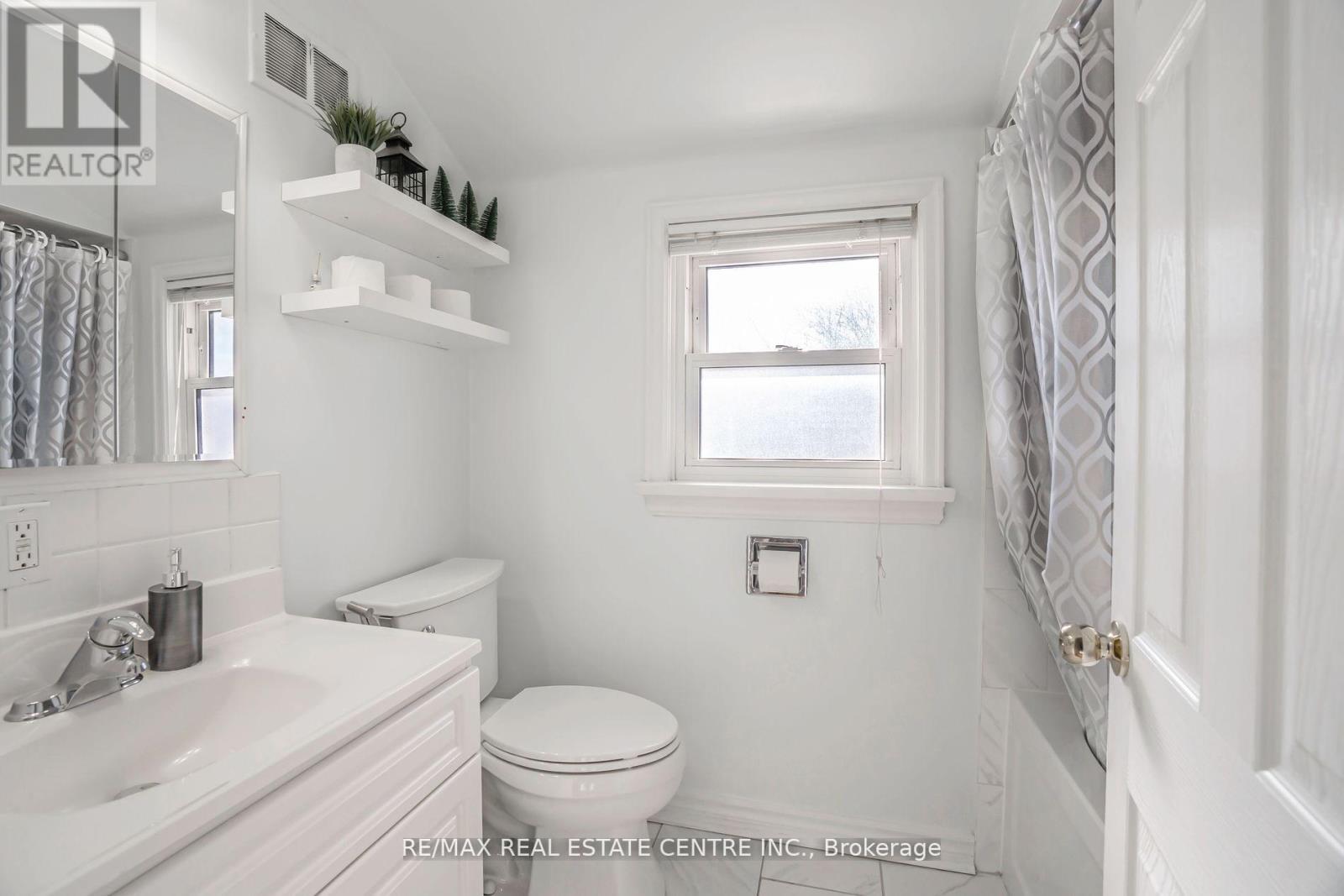 401 ELGIN ST STREET E - 27
