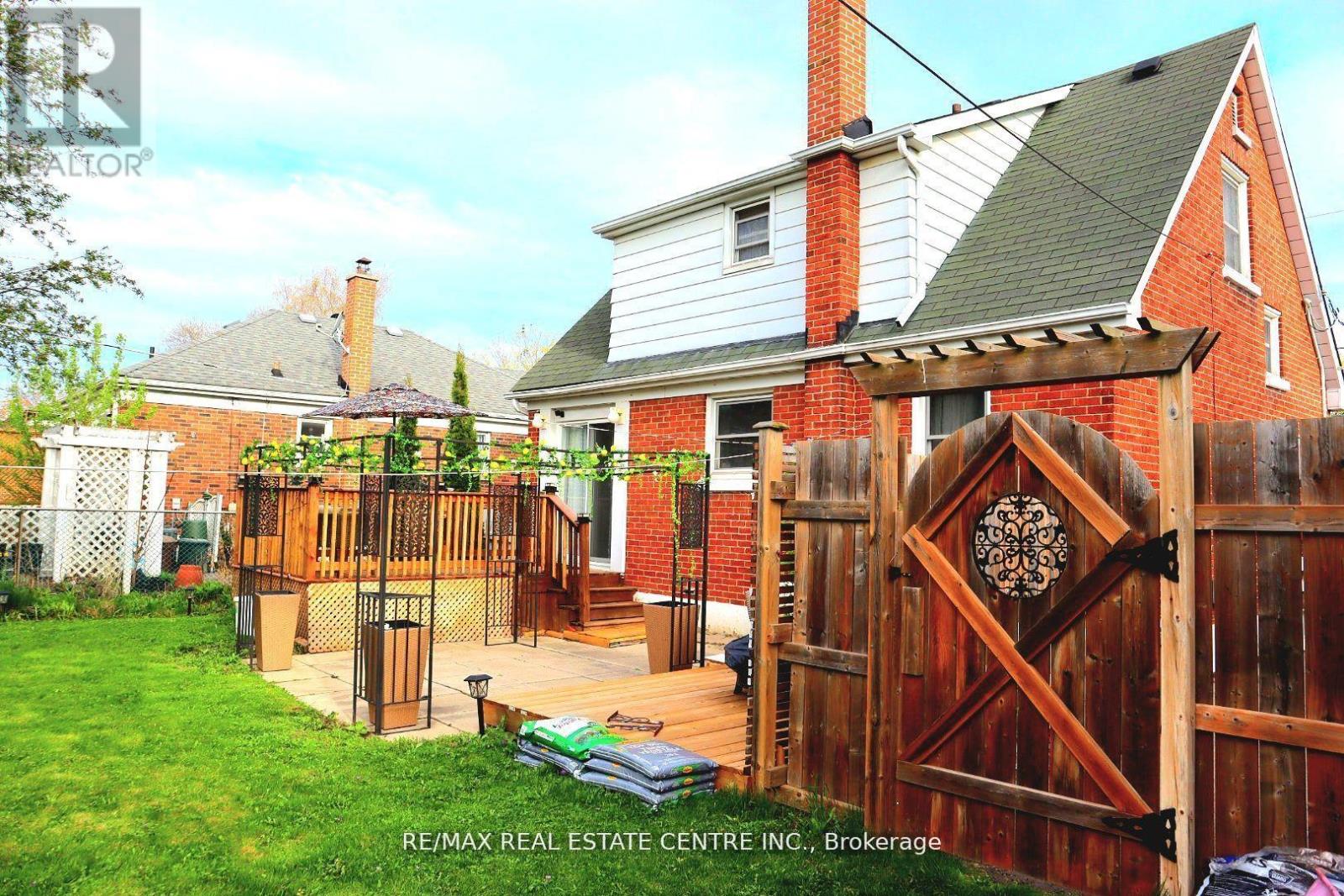 401 ELGIN ST STREET E - 36