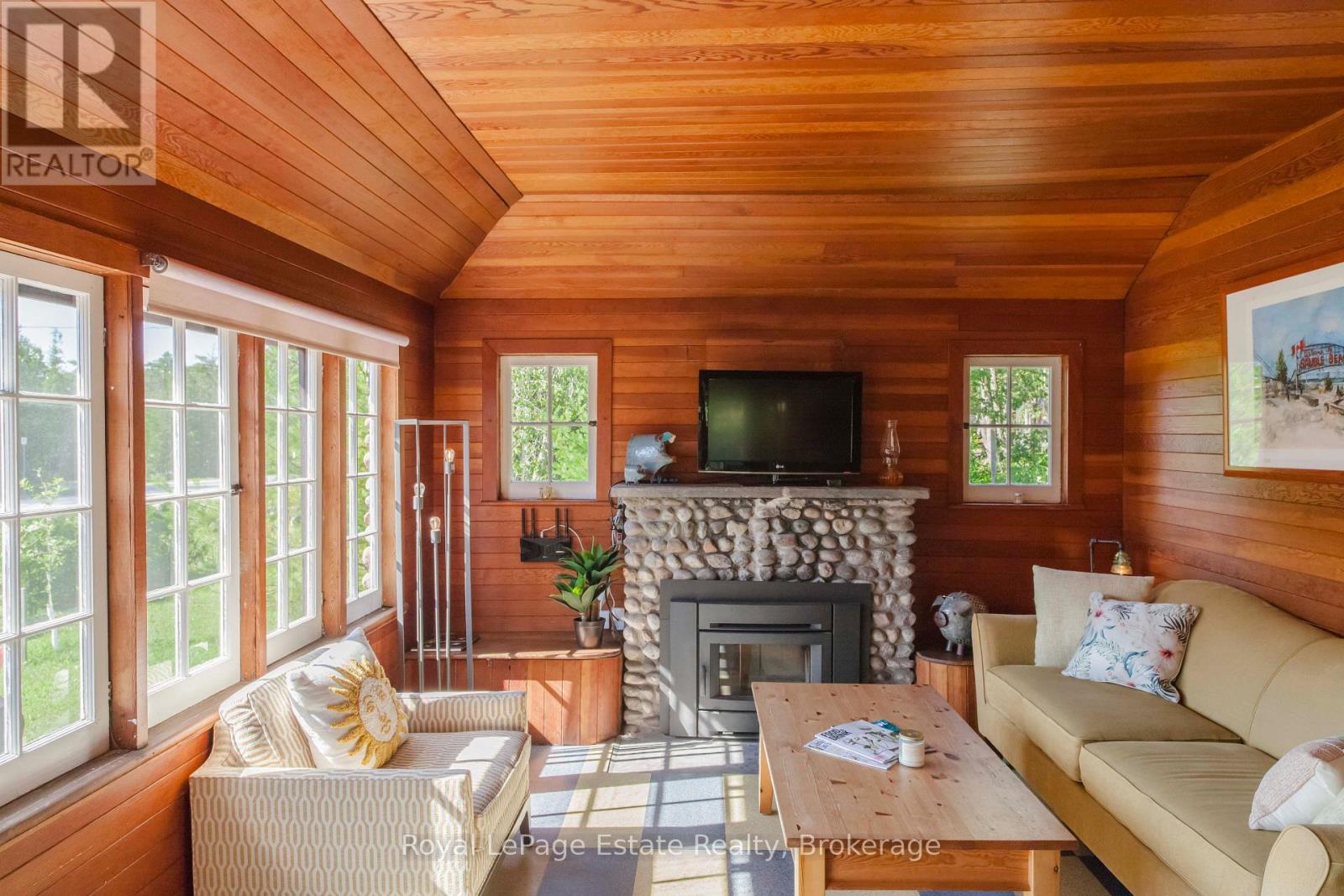533 SECOND AVENUE N - 17