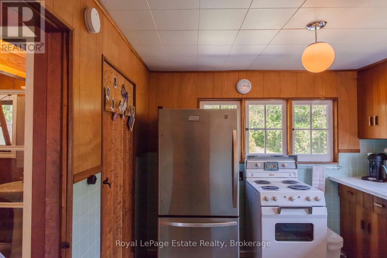 533 SECOND AVENUE N - 34