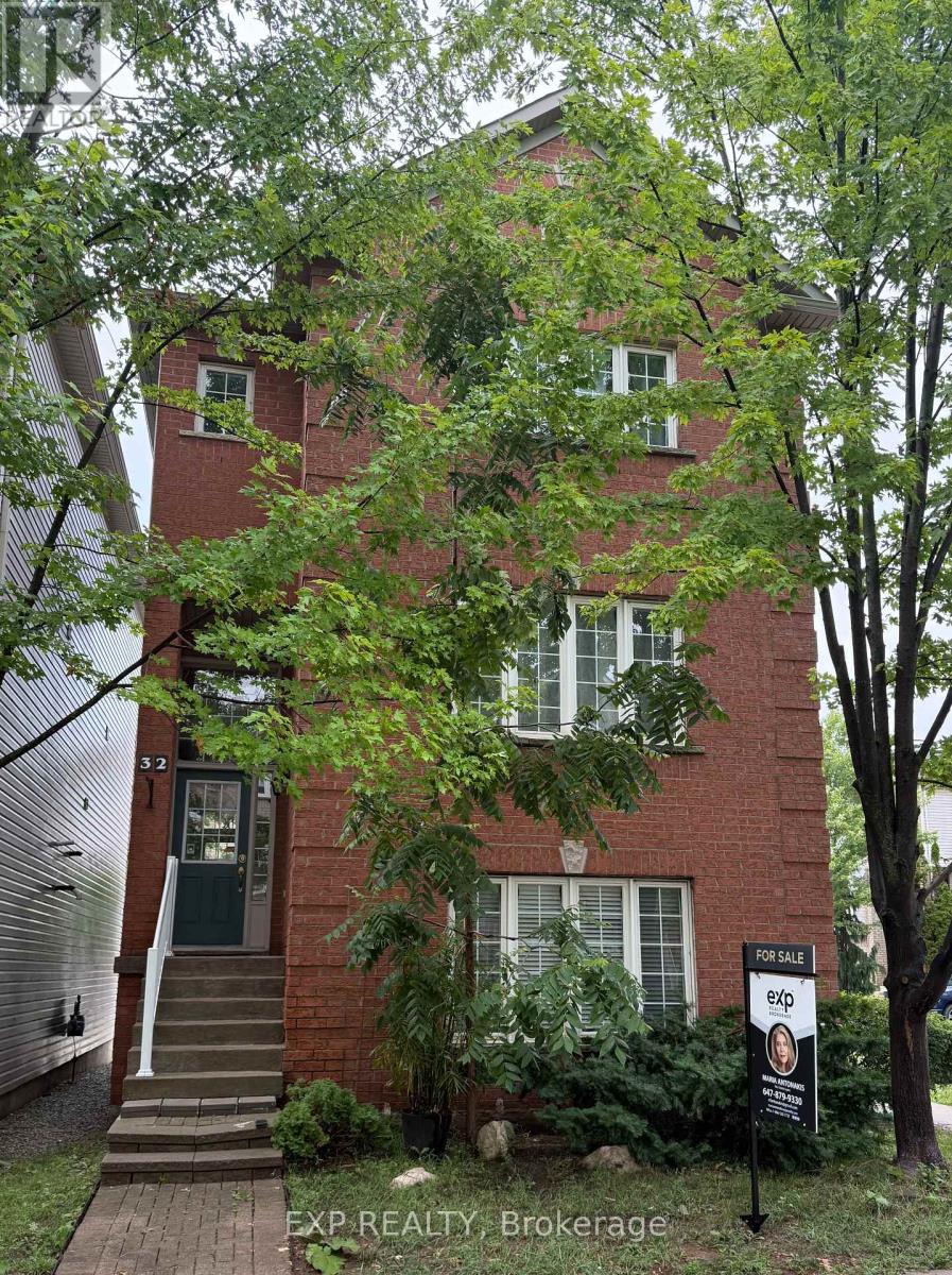#32 5110 FAIRVIEW STREET - 1