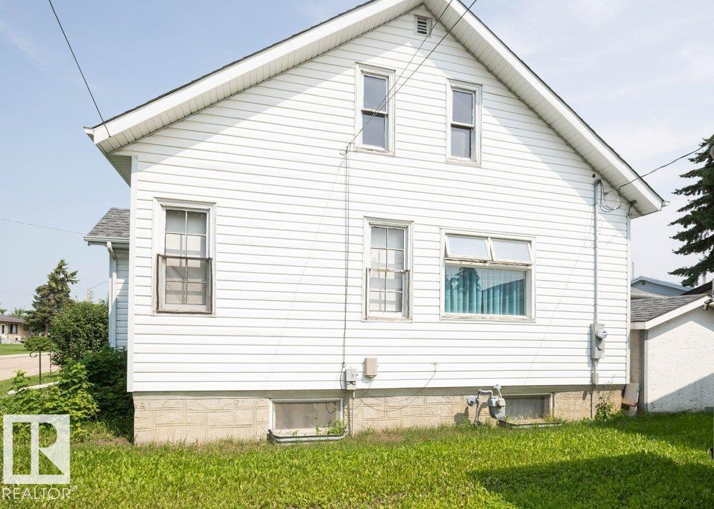 10940 100A Ave - 16