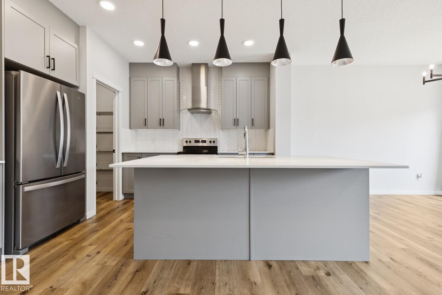 9235 223 ST NW - 10