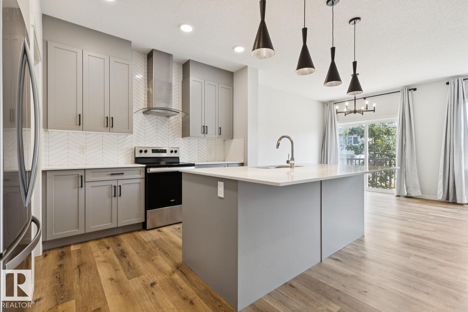 9235 223 ST NW - 11