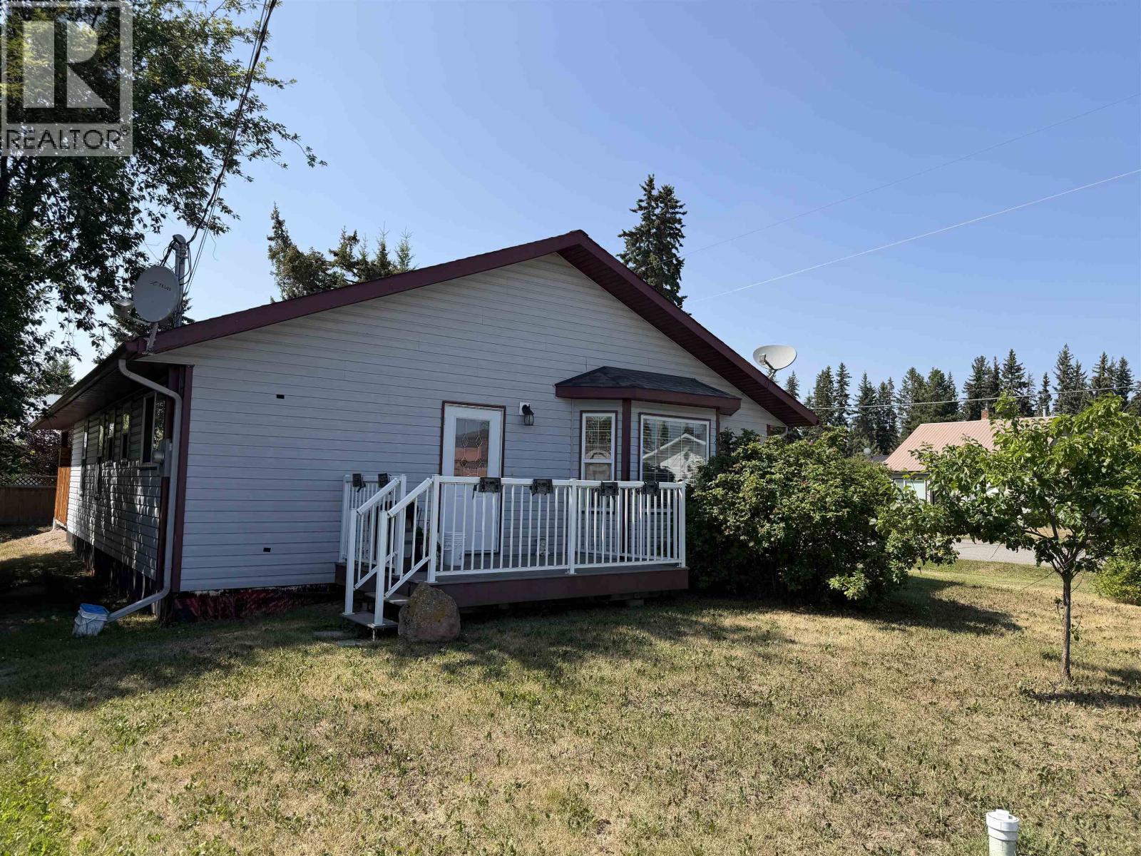 2495 LAMPITT AVENUE - 6