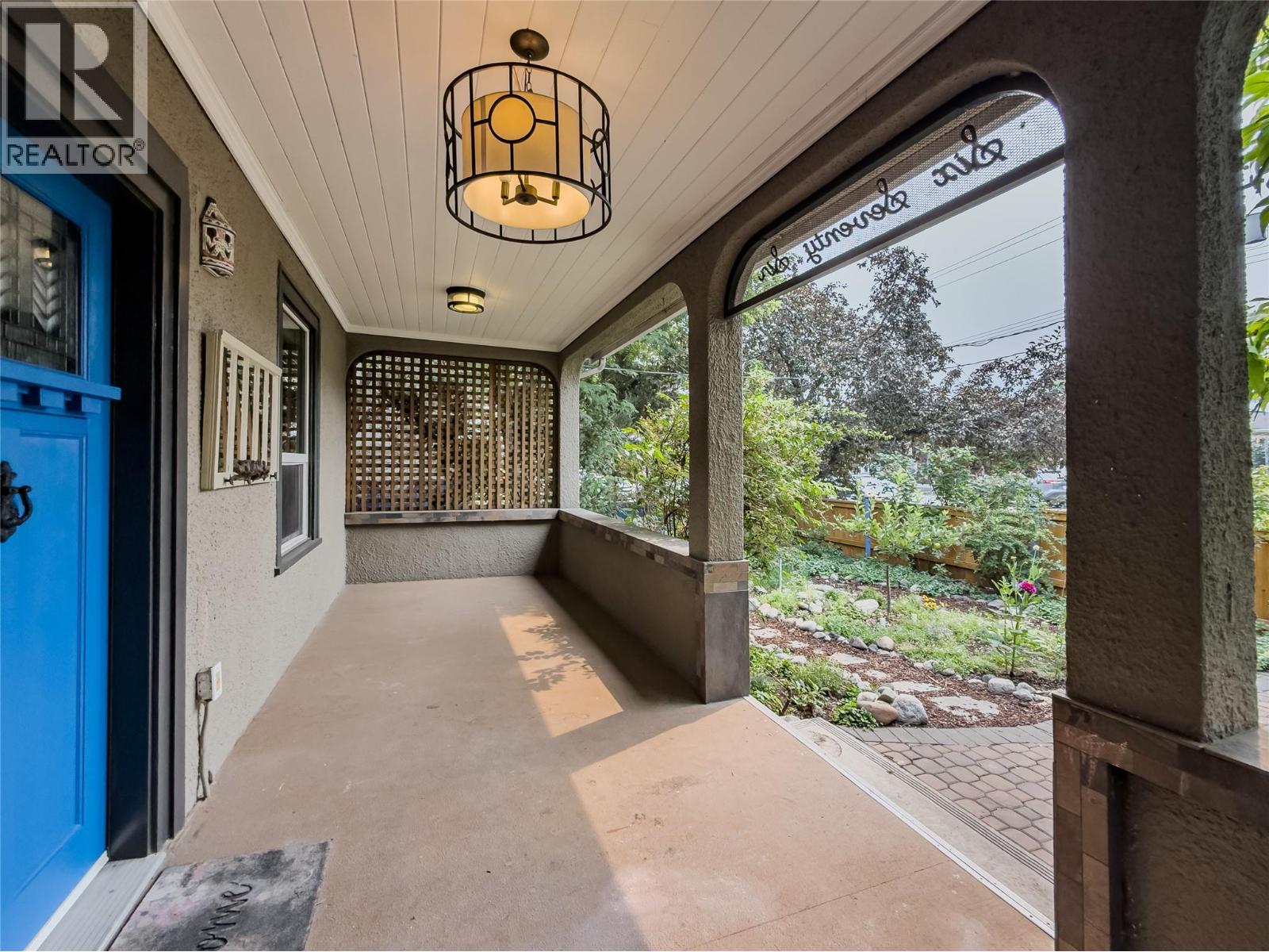 676 BATTLE Street - 3