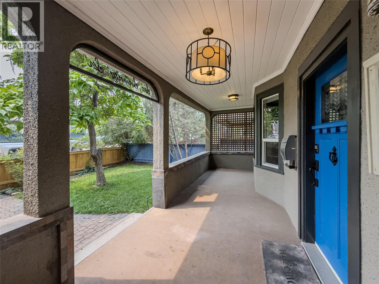 676 BATTLE Street - 4