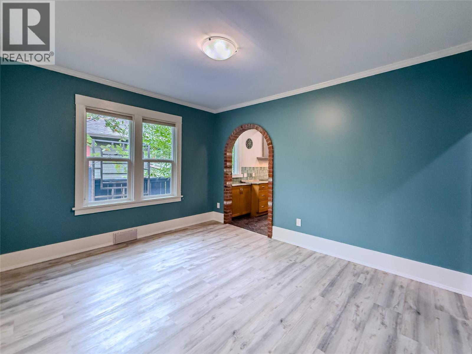 676 BATTLE Street - 9
