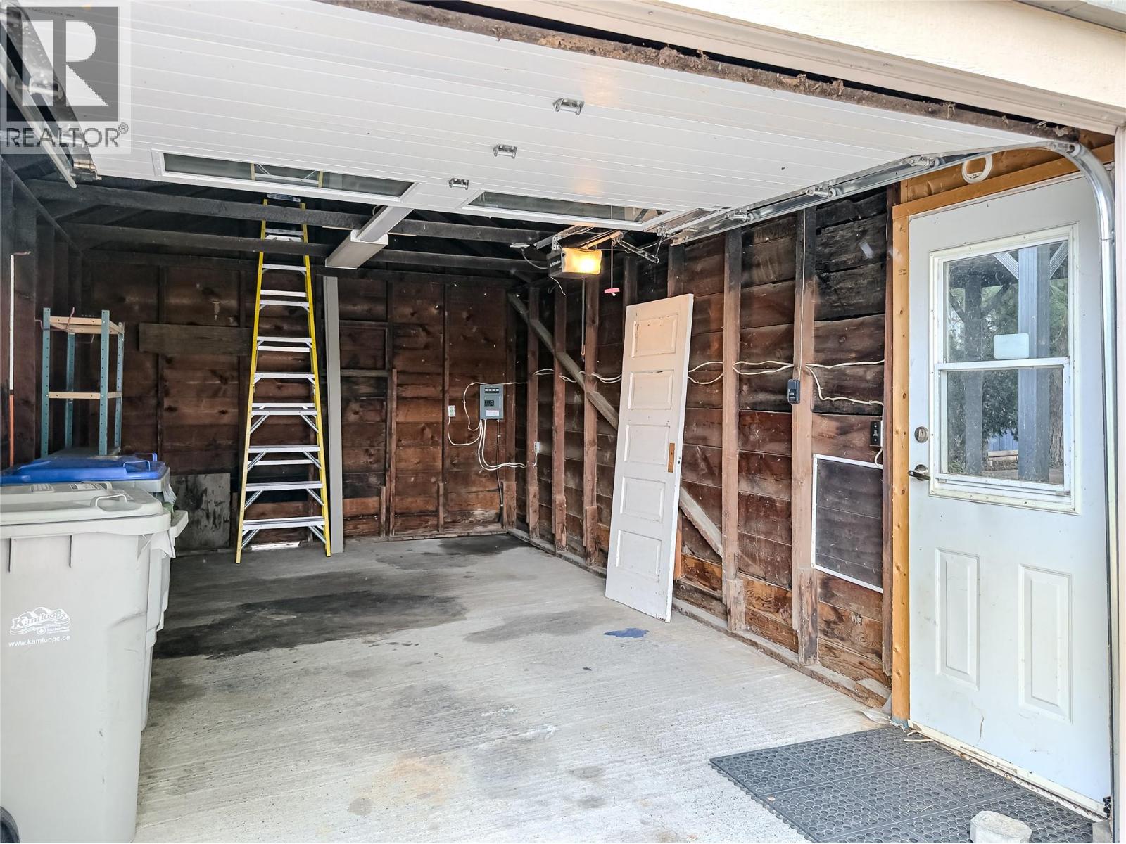 676 BATTLE Street - 31