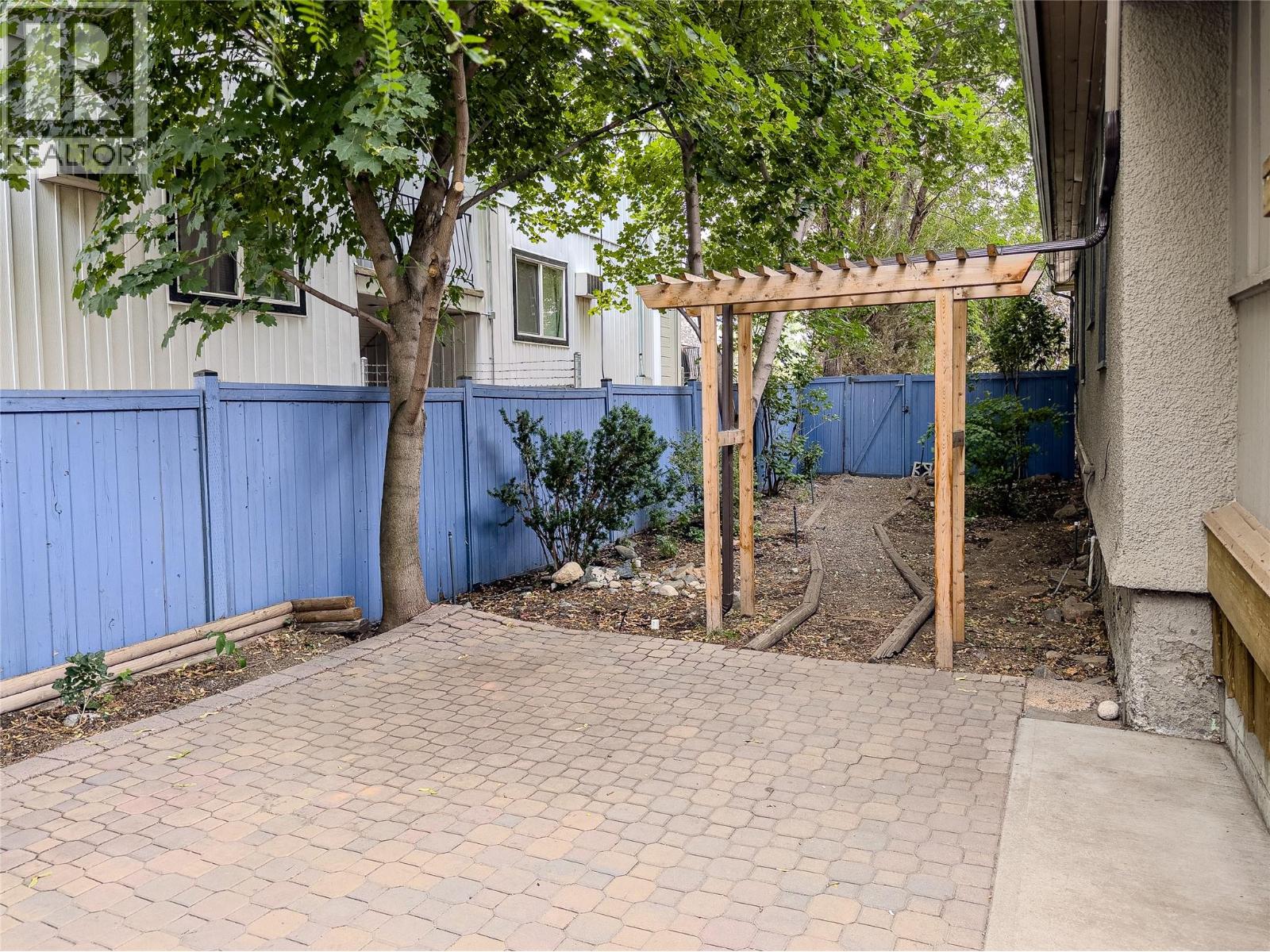 676 BATTLE Street - 29