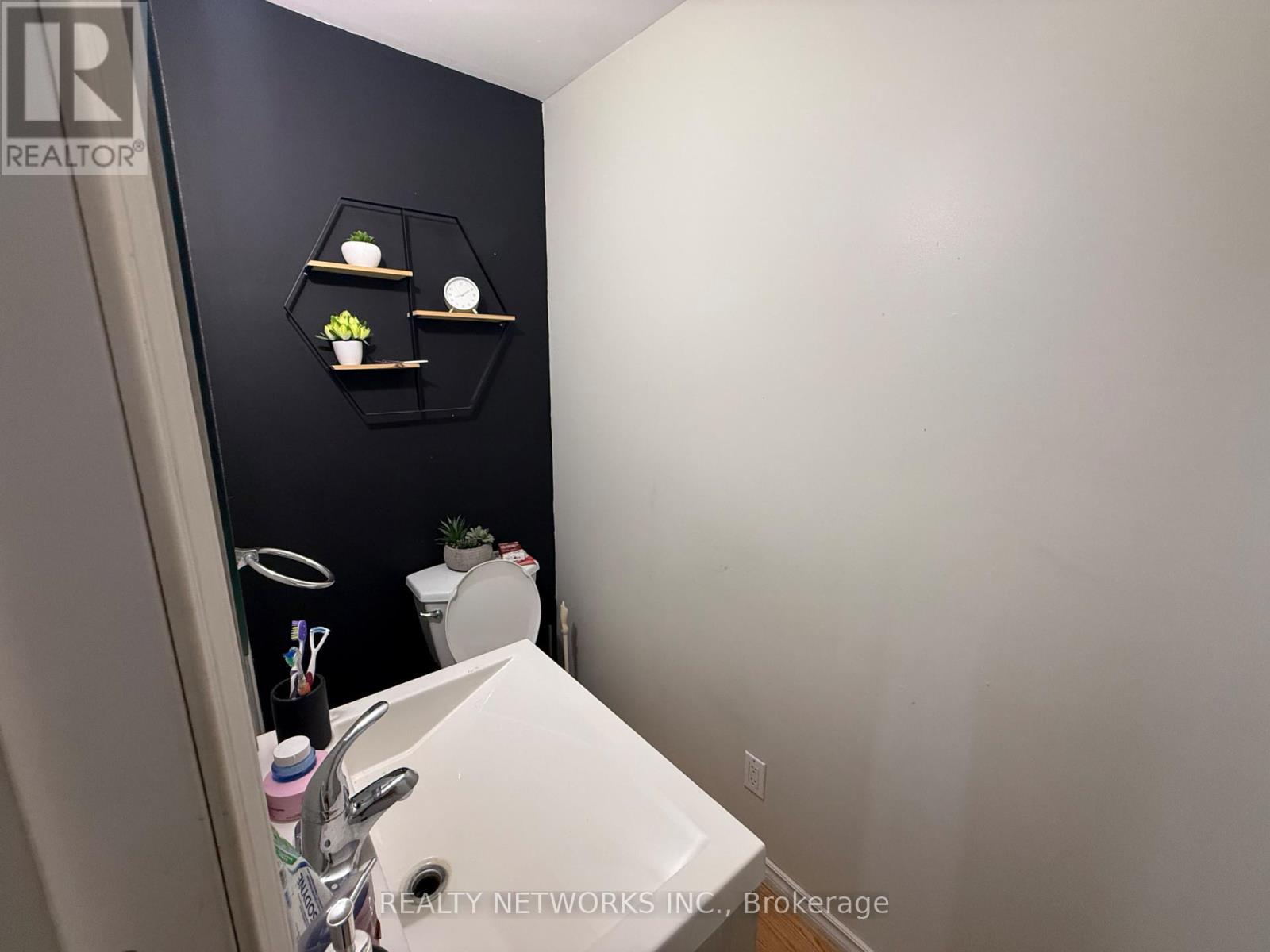 60 O'BRIAN AVENUE - 10