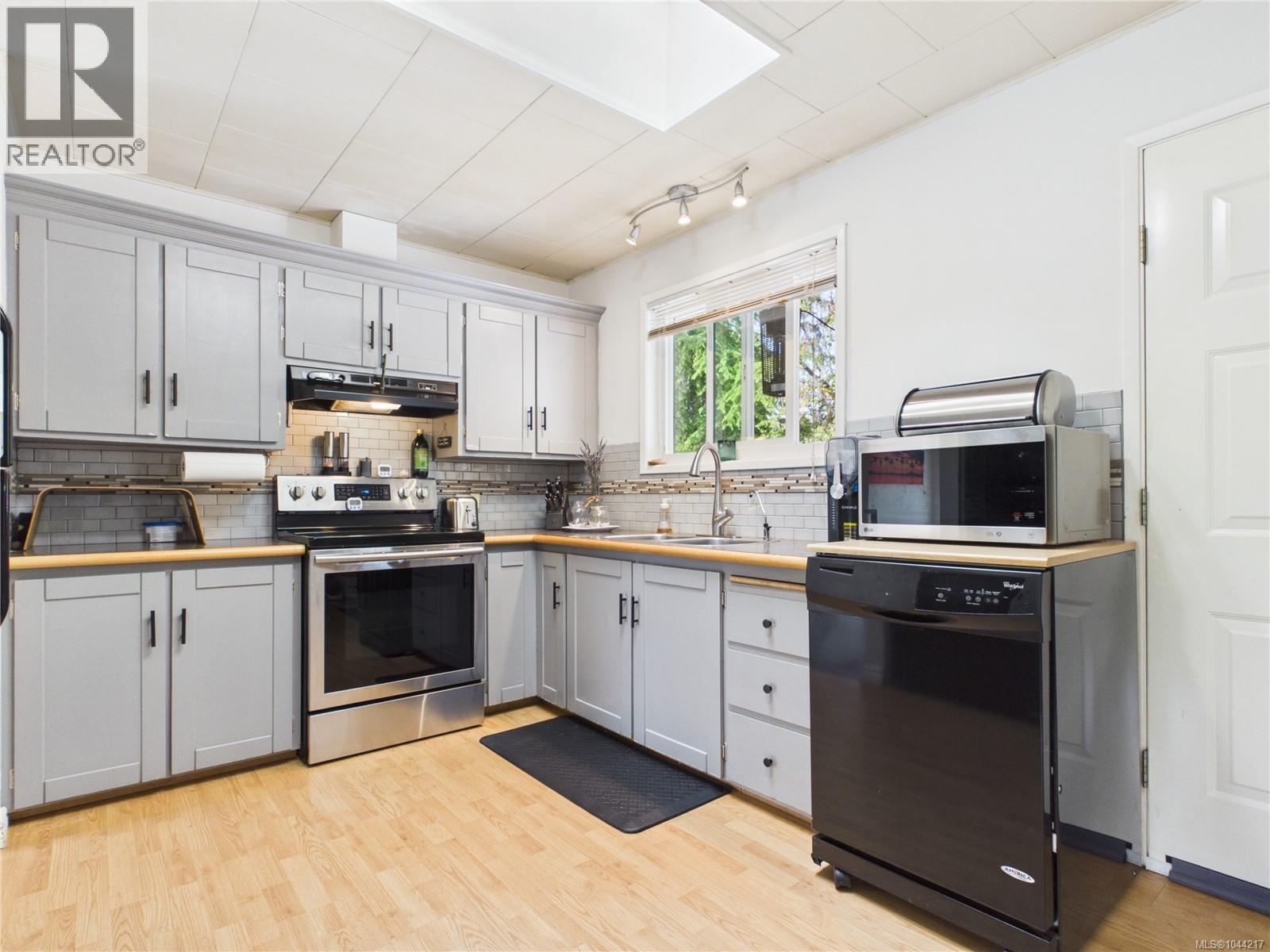 3624 Uplands Dr - 10
