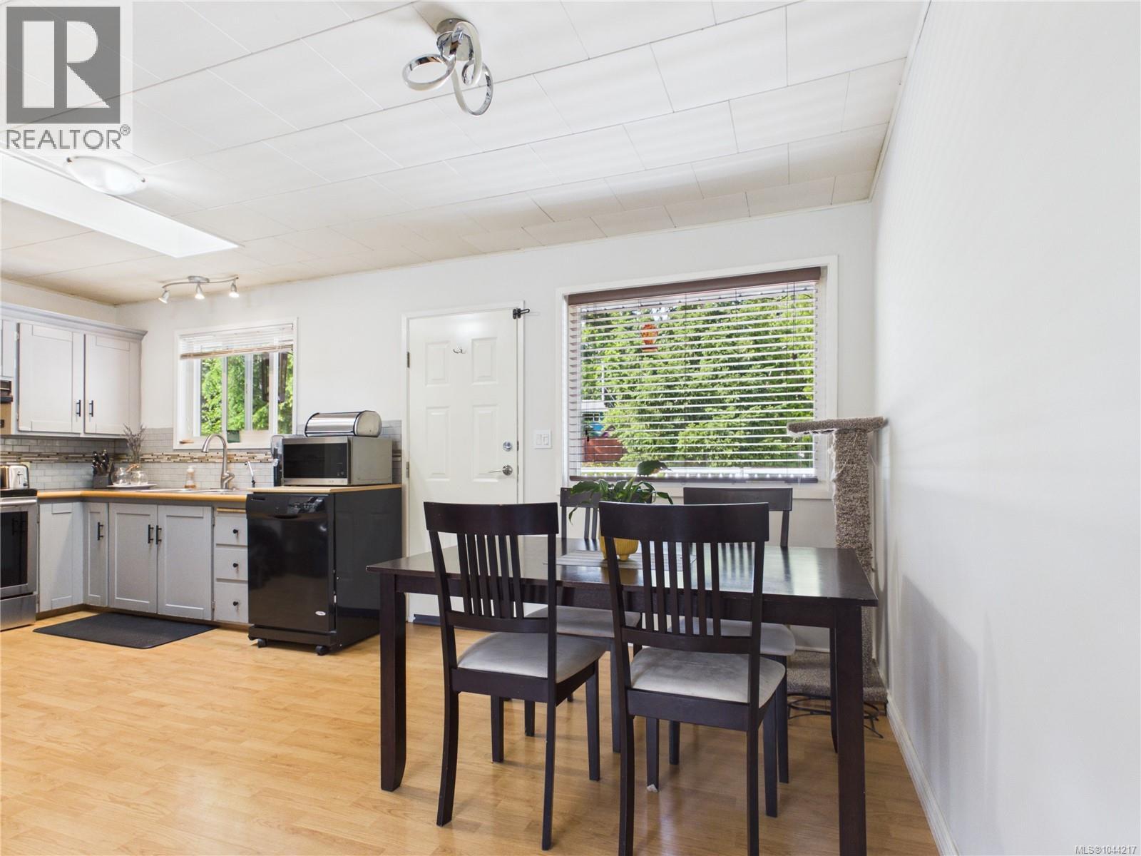 3624 Uplands Dr - 13