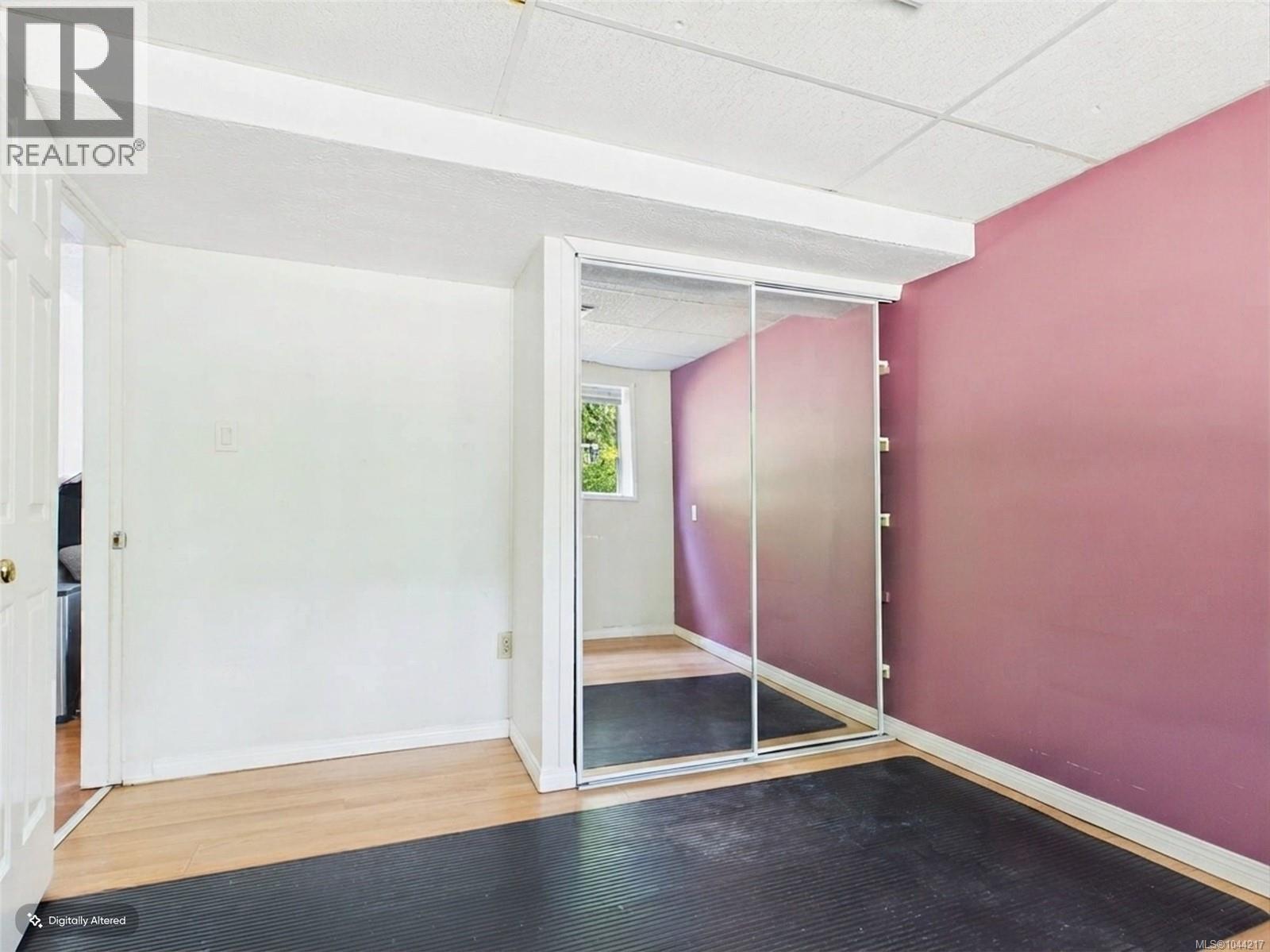 3624 Uplands Dr - 24