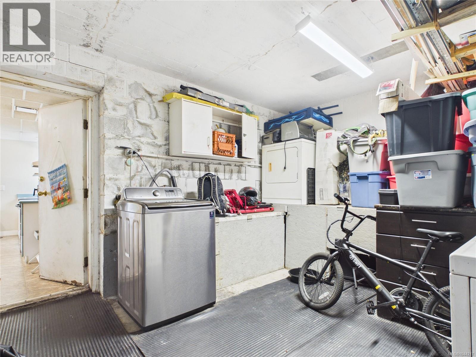 3624 Uplands Dr - 33