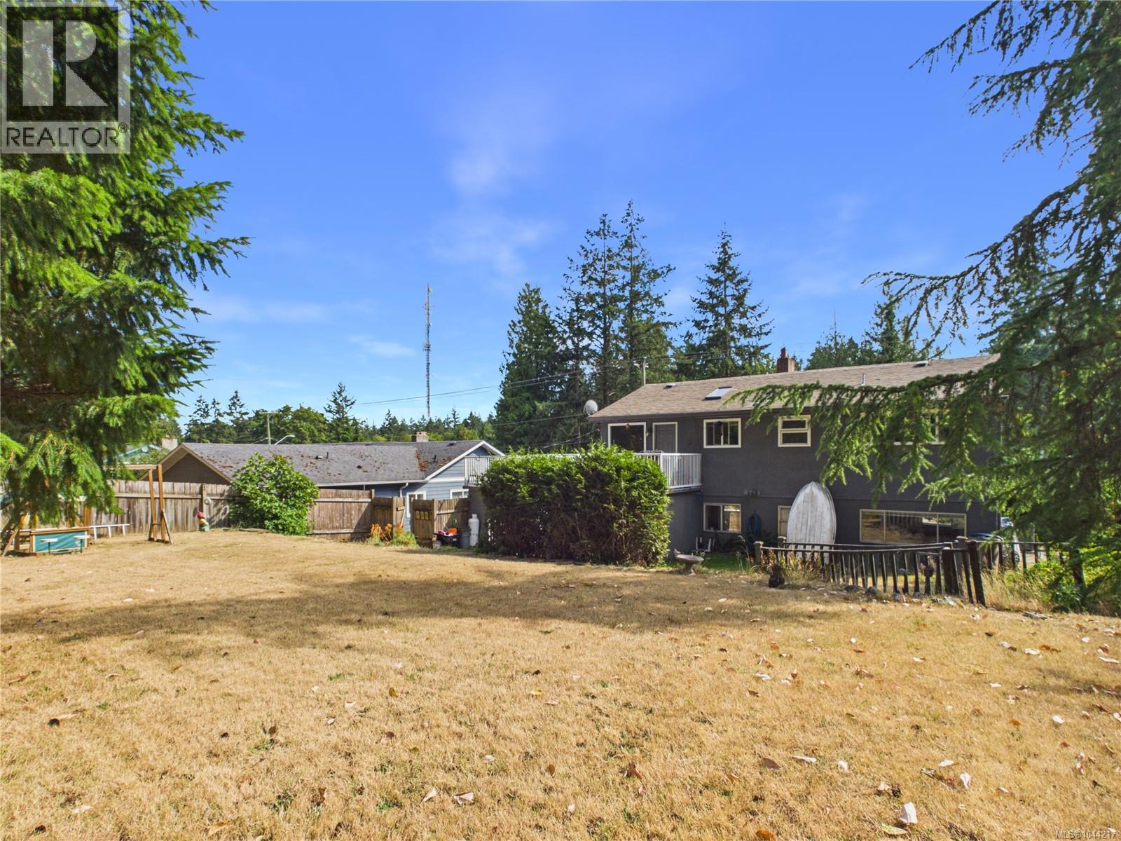 3624 Uplands Dr - 52