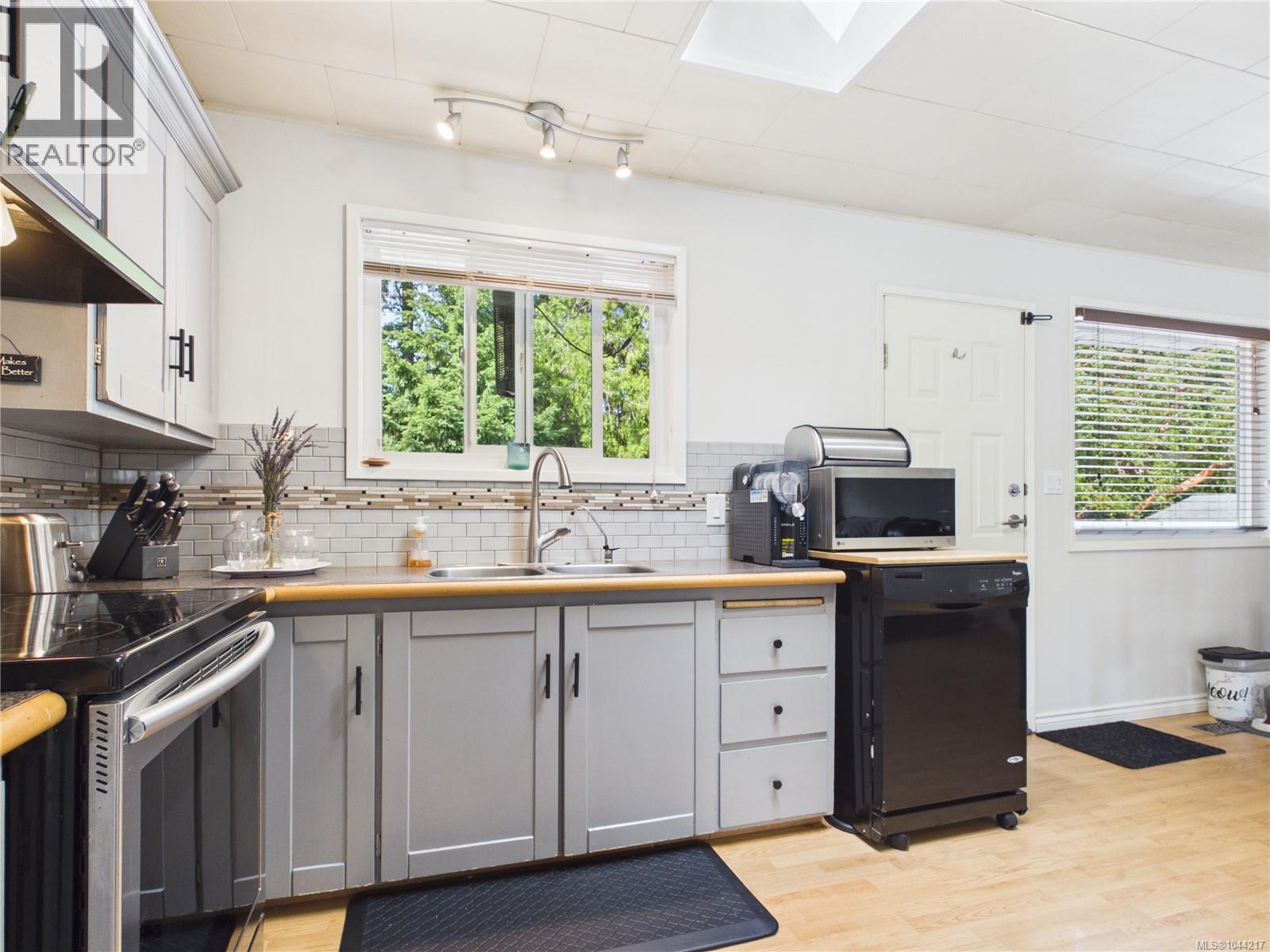3624 Uplands Dr - 9