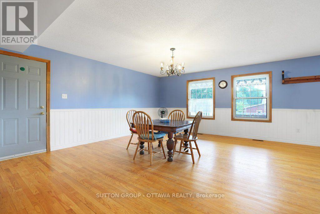 595 HOLBROOK ROAD - 16