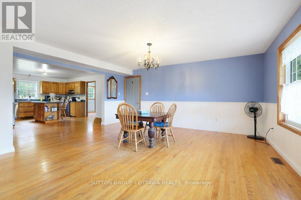 595 HOLBROOK ROAD - 18