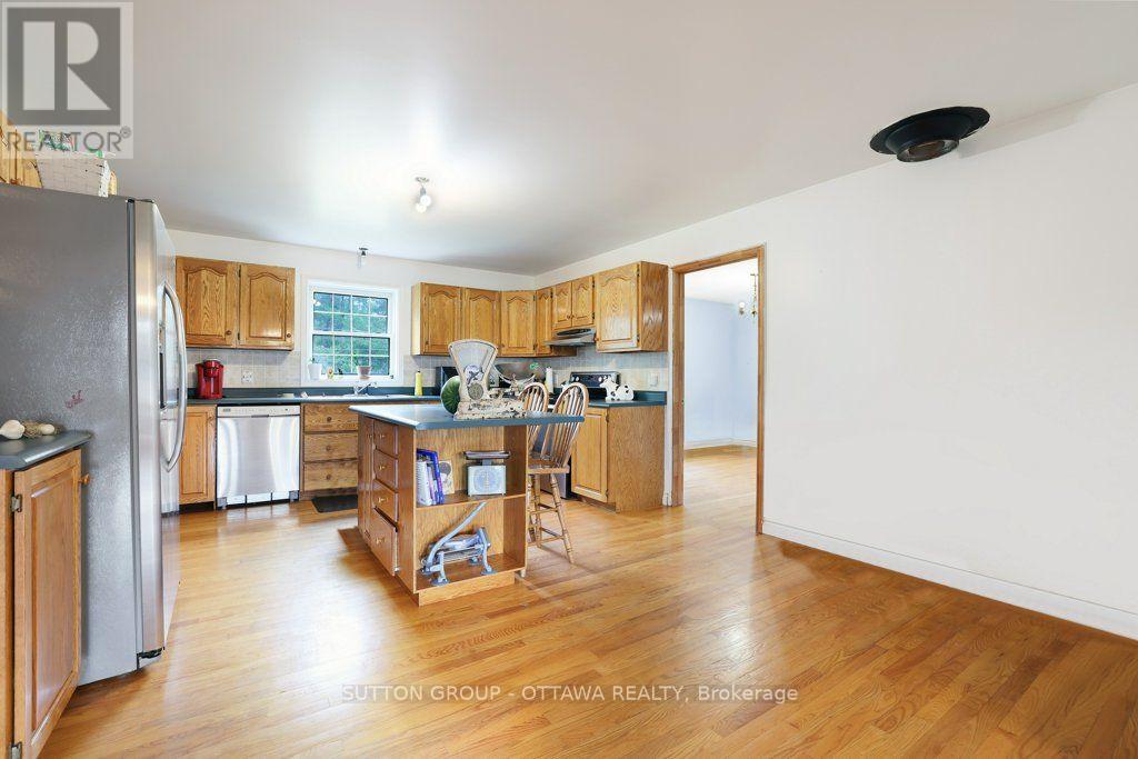 595 HOLBROOK ROAD - 20