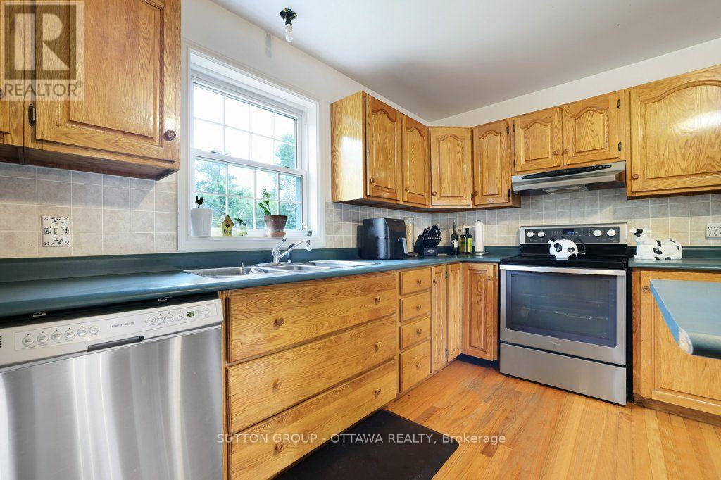 595 HOLBROOK ROAD - 23