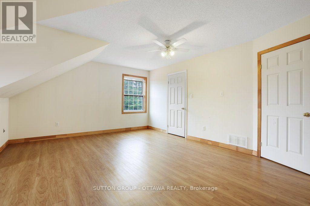 595 HOLBROOK ROAD - 36