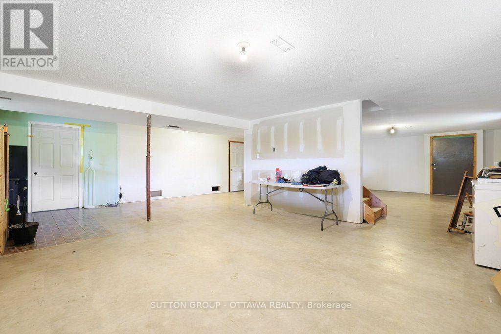 595 HOLBROOK ROAD - 39
