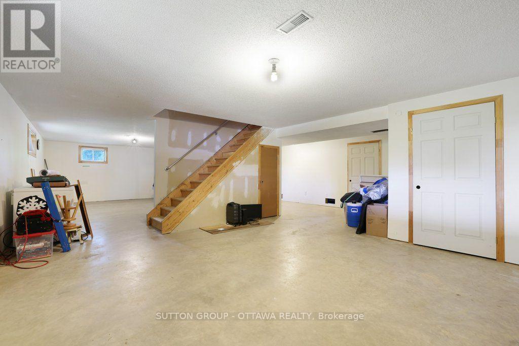 595 HOLBROOK ROAD - 40