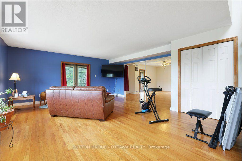 595 HOLBROOK ROAD - 5