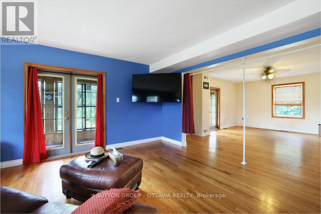 595 HOLBROOK ROAD - 6