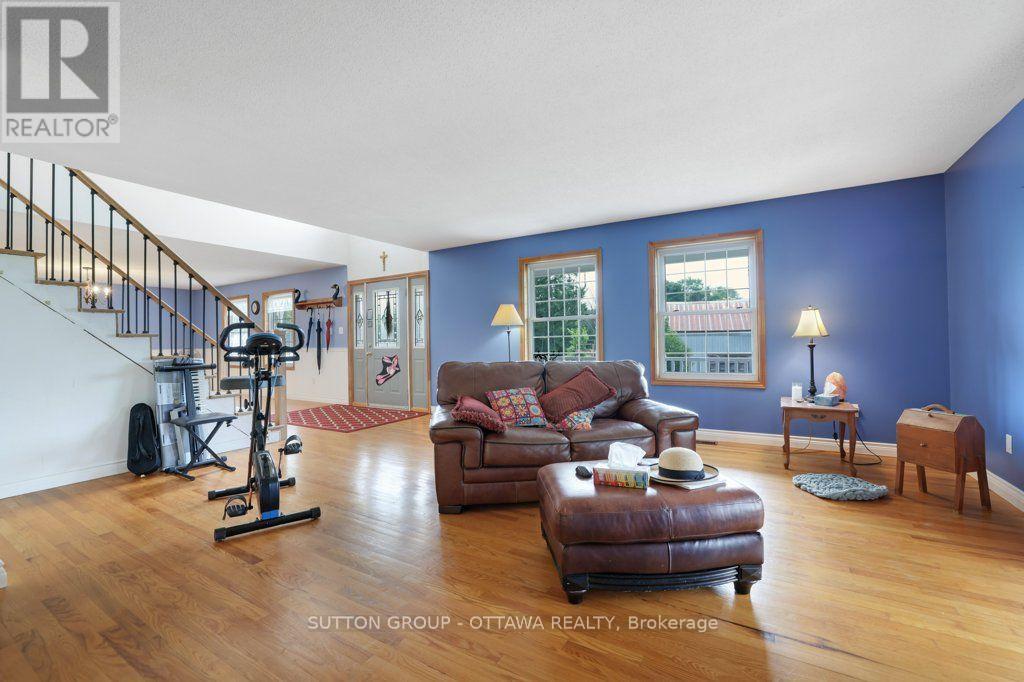 595 HOLBROOK ROAD - 9