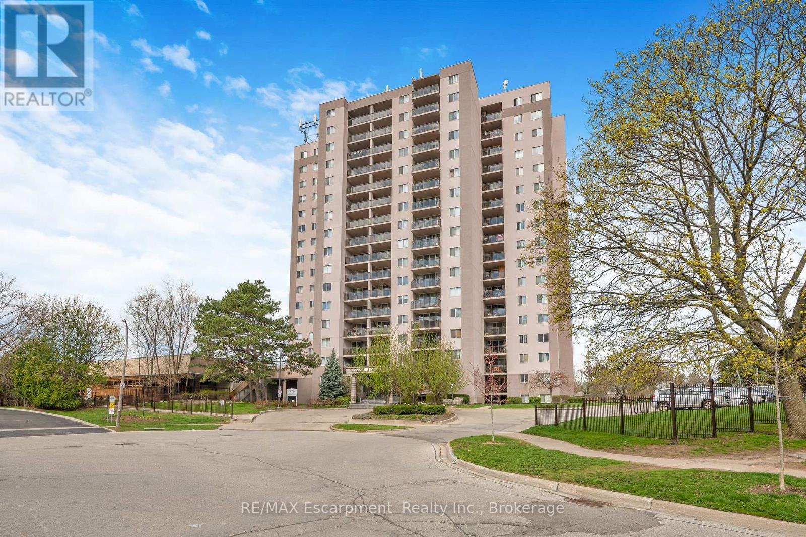 #1501 975 WARWICK COURT - 1