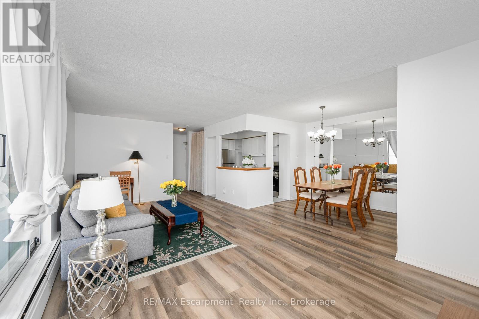#1501 975 WARWICK COURT - 6