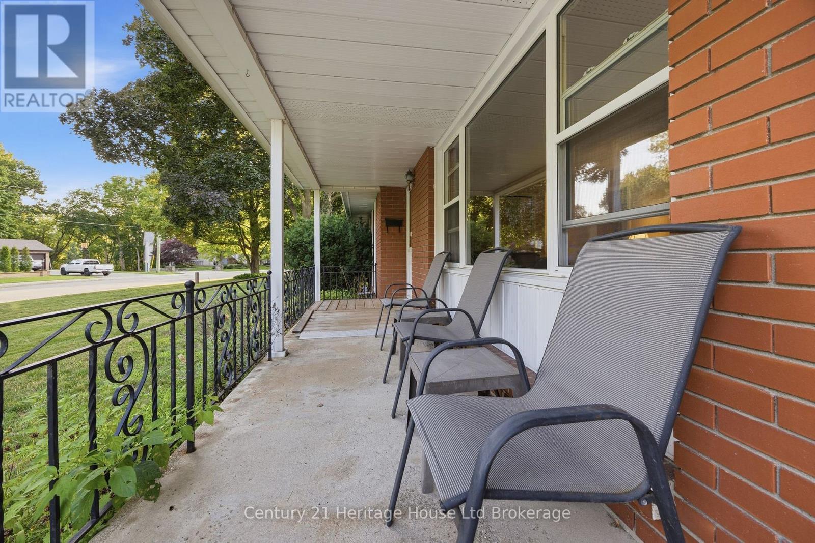 54 GLENDALE DRIVE - 2