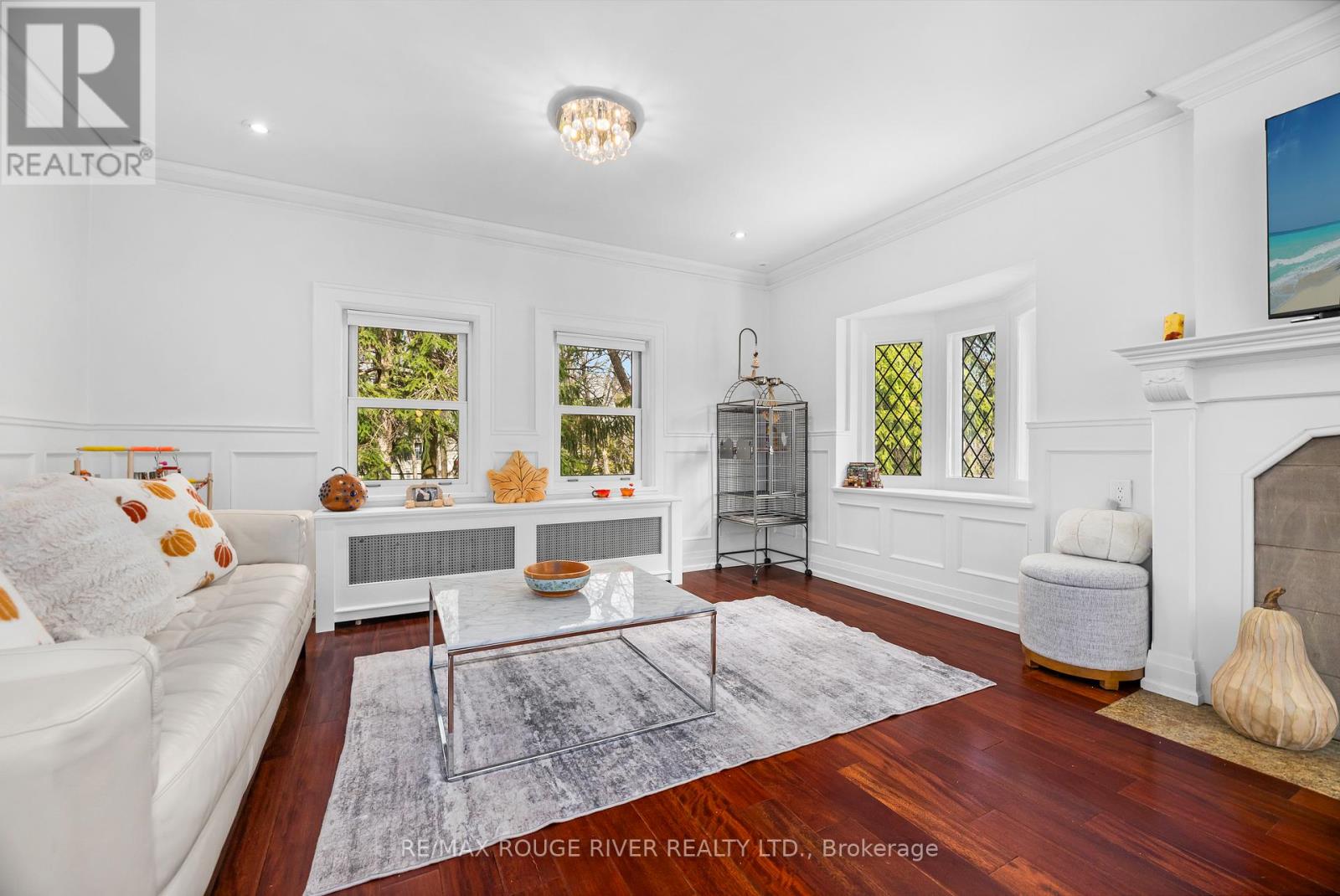 11 DONWOODS DRIVE - 19