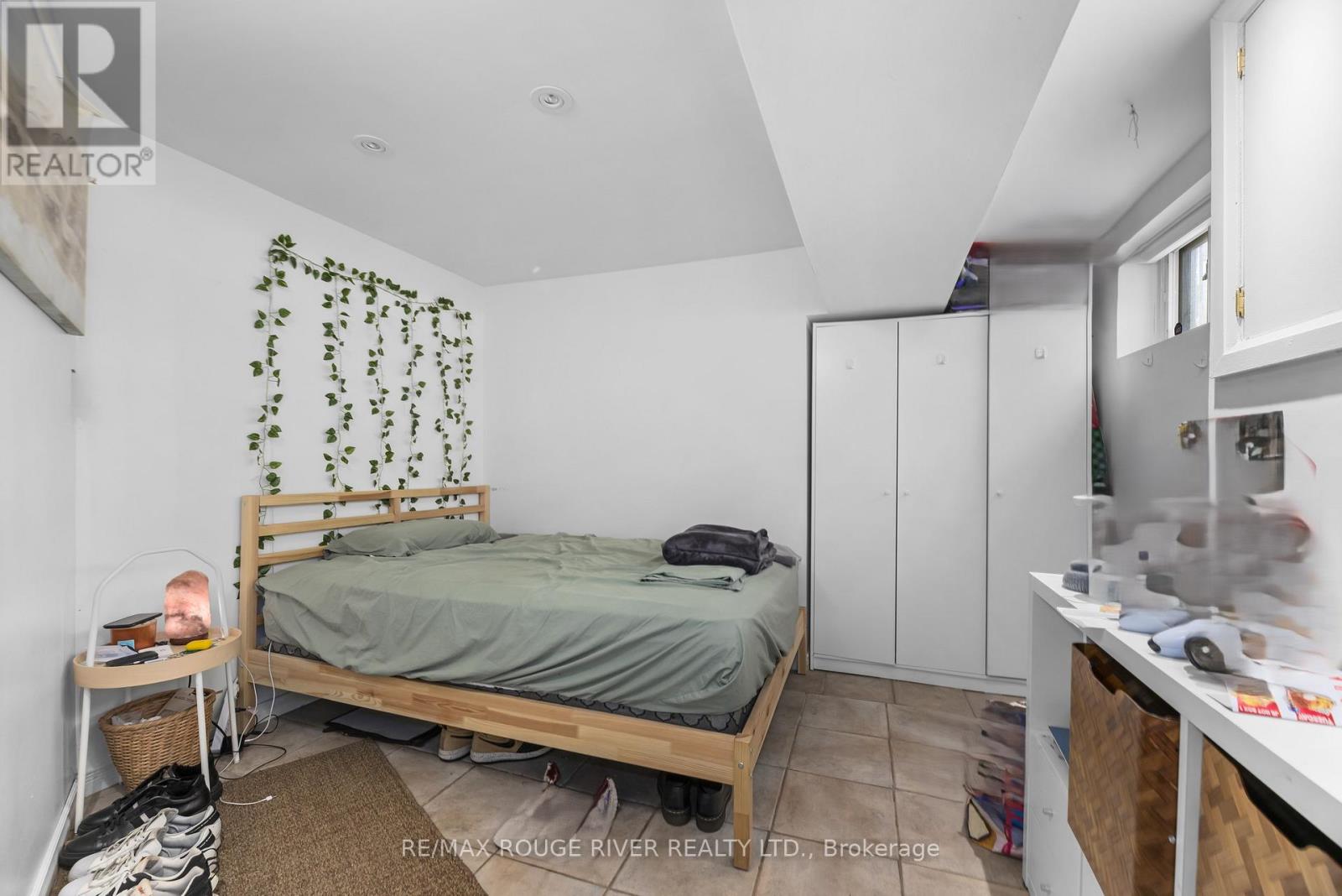 11 DONWOODS DRIVE - 38